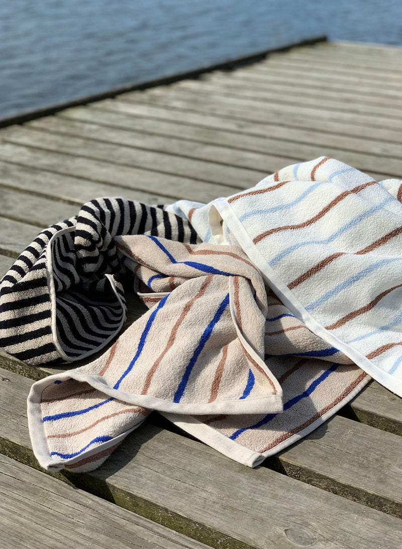 Raita Towel - Medium - Caramel / Optic Blue