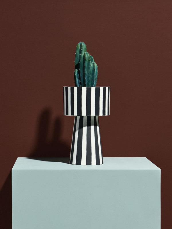 Toppu Pot in Striped design by OYOY
